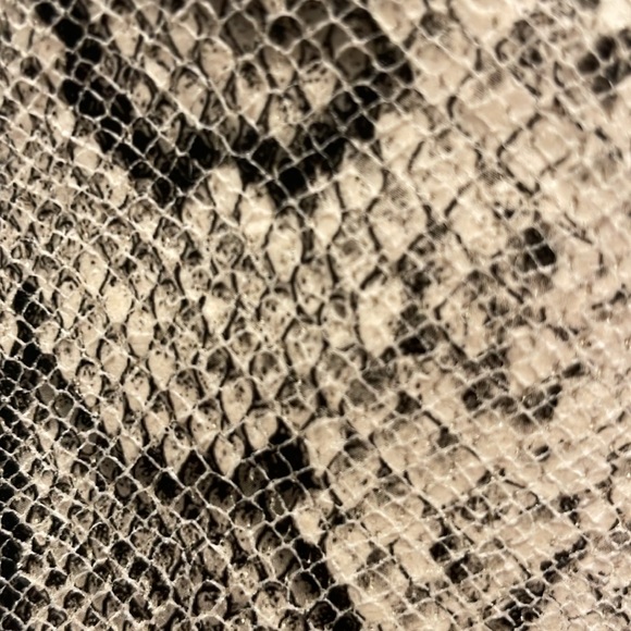 🐍NWT Express Faux Snake Skin Booties. - Picture 5 of 9